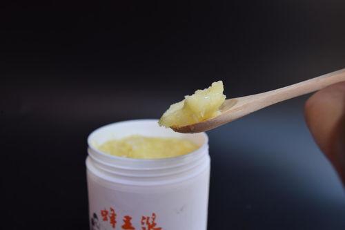 蜂胶真假鉴别视频,揭秘蜂胶鉴别技巧