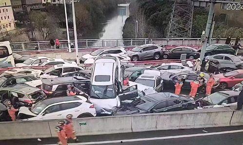 车事故视频,车事故现场惊险瞬间回顾