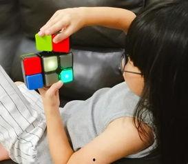小孩玩魔方视频,跟随视频解锁魔方玩转技巧
