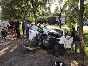 车祸身亡视频,车祸瞬间生死瞬间