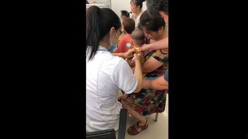 孩子打针视频,温馨记录成长点滴