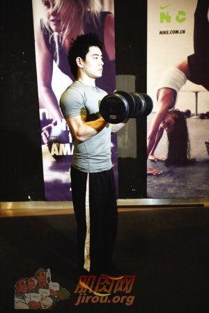 哑铃健身视频,高效塑形教程，轻松打造完美身材