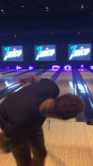 打保龄球视频,跟随视频学打保龄球