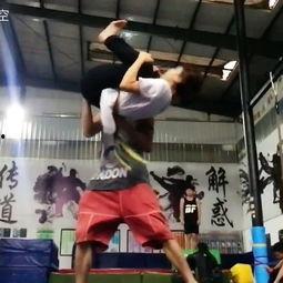 剪刀腿视频,轻松学会舞蹈新技巧